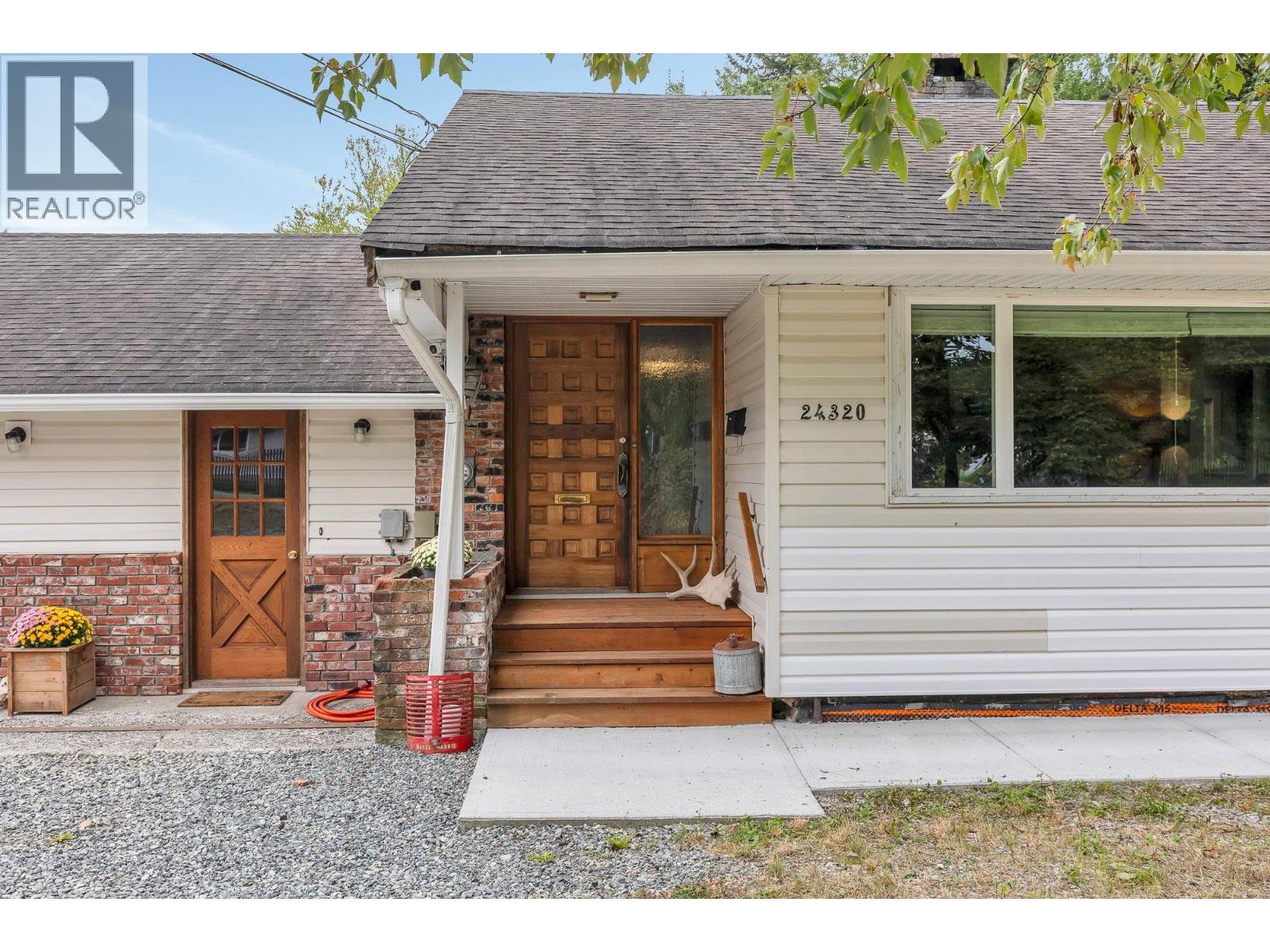 24320 116 Avenue, Maple Ridge, British Columbia  V4R 1L7 - Photo 4 - R3111088