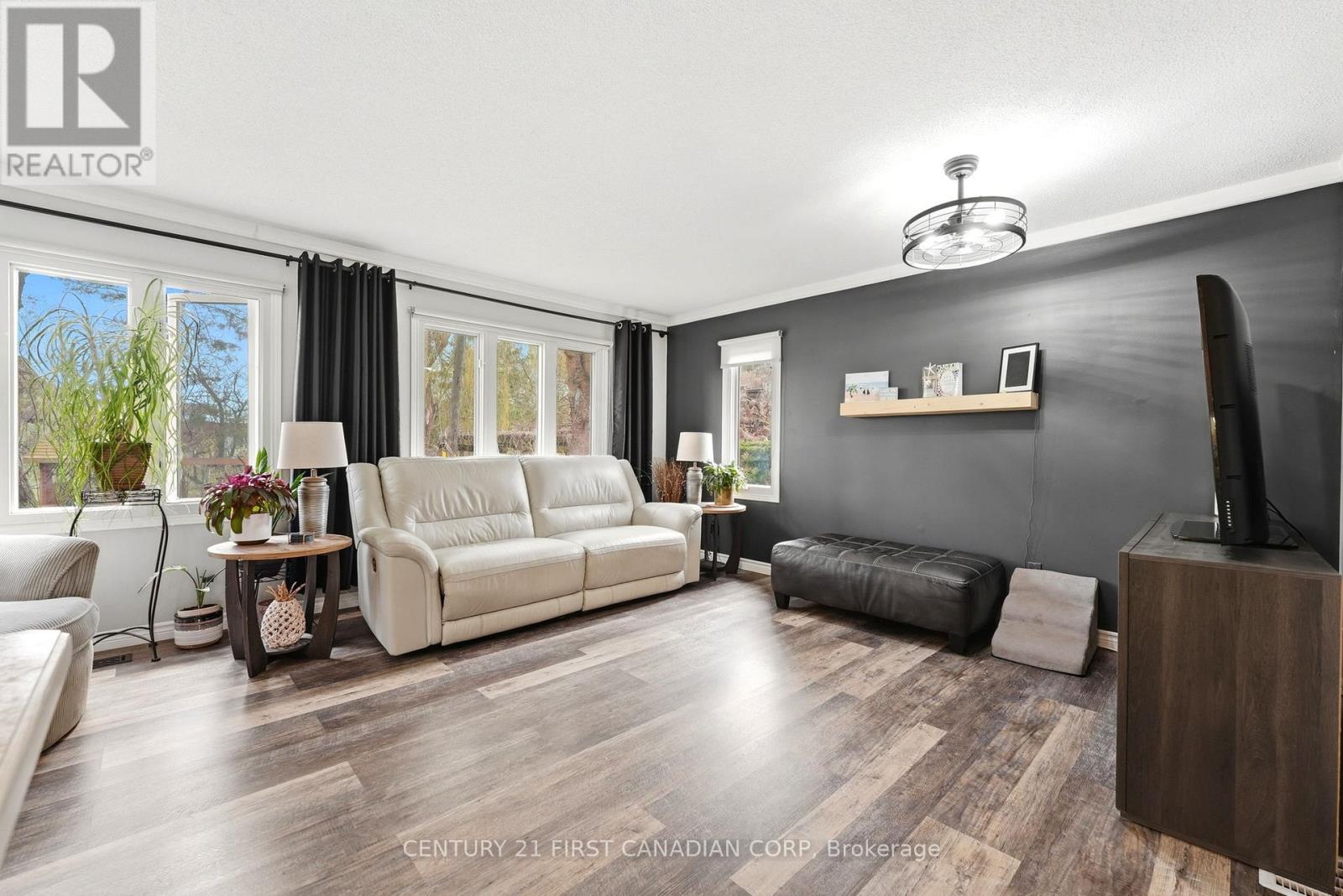 25 Glanworth Avenue, St. Thomas, Ontario  N5R 1E5 - Photo 11 - X12998610