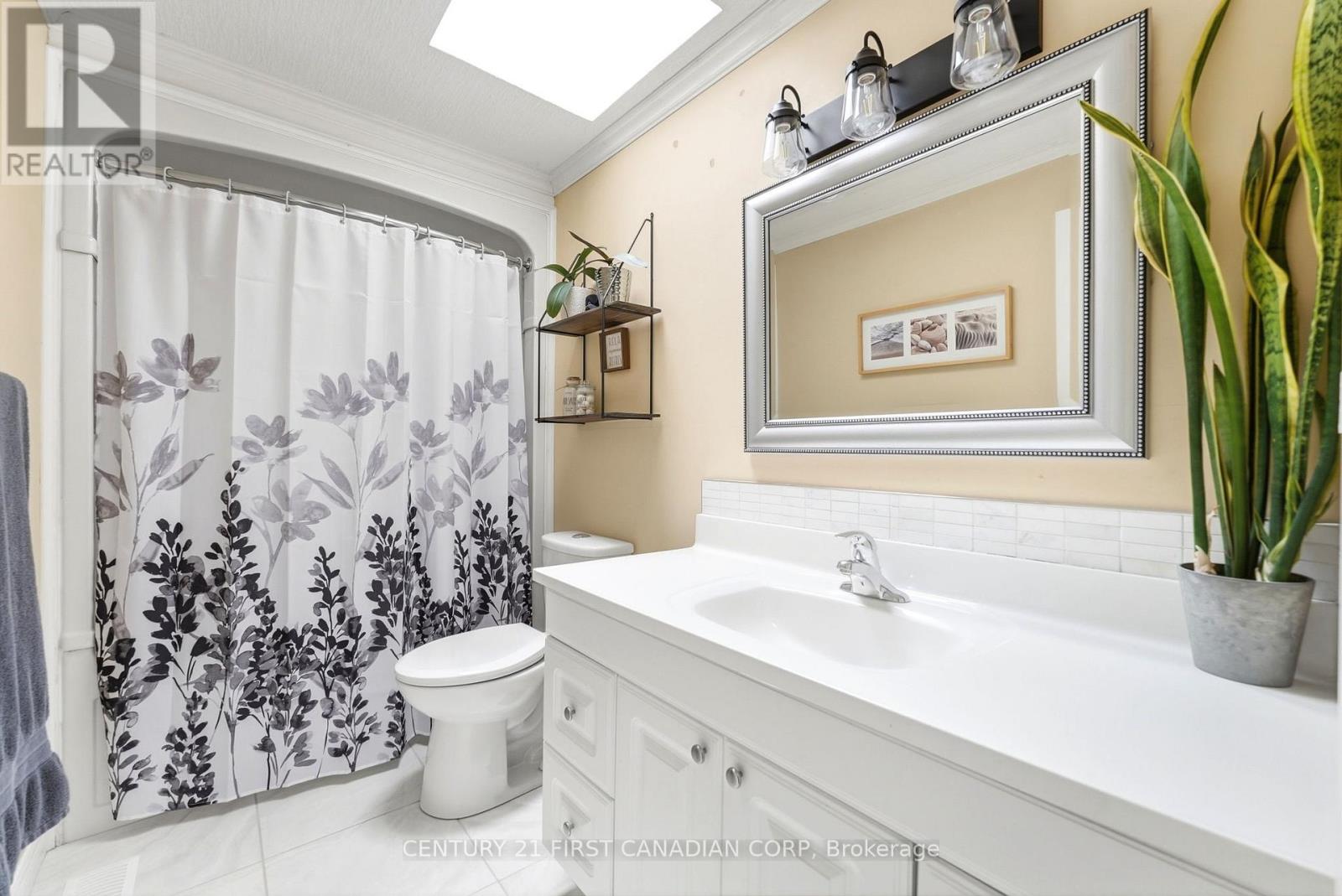 25 Glanworth Avenue, St. Thomas, Ontario  N5R 1E5 - Photo 13 - X12998610