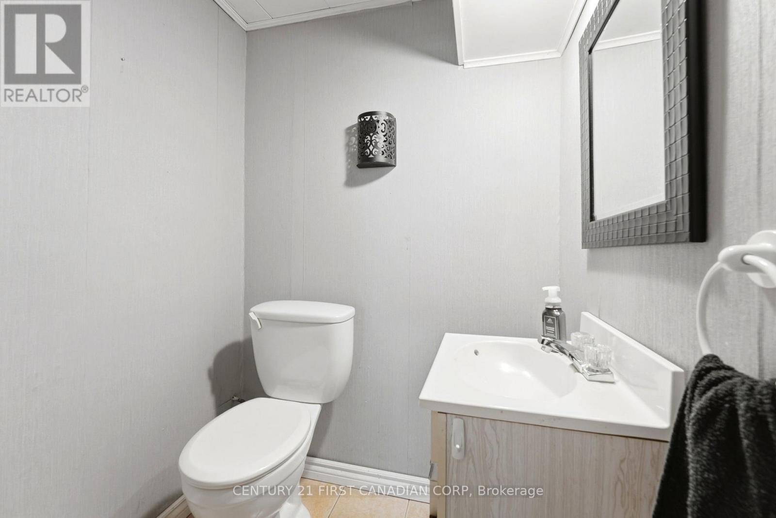 25 Glanworth Avenue, St. Thomas, Ontario  N5R 1E5 - Photo 22 - X12998610