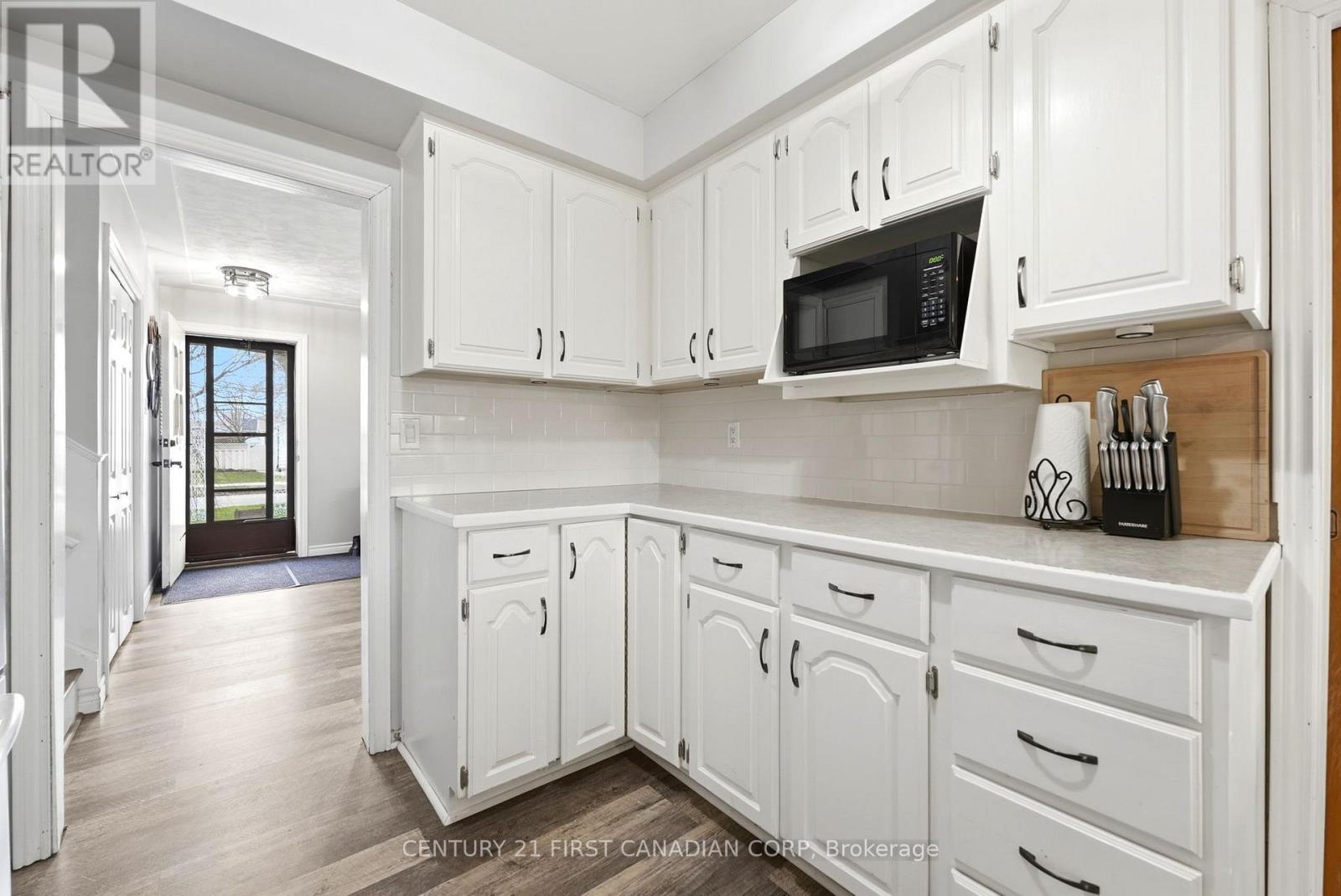 25 Glanworth Avenue, St. Thomas, Ontario  N5R 1E5 - Photo 8 - X12998610