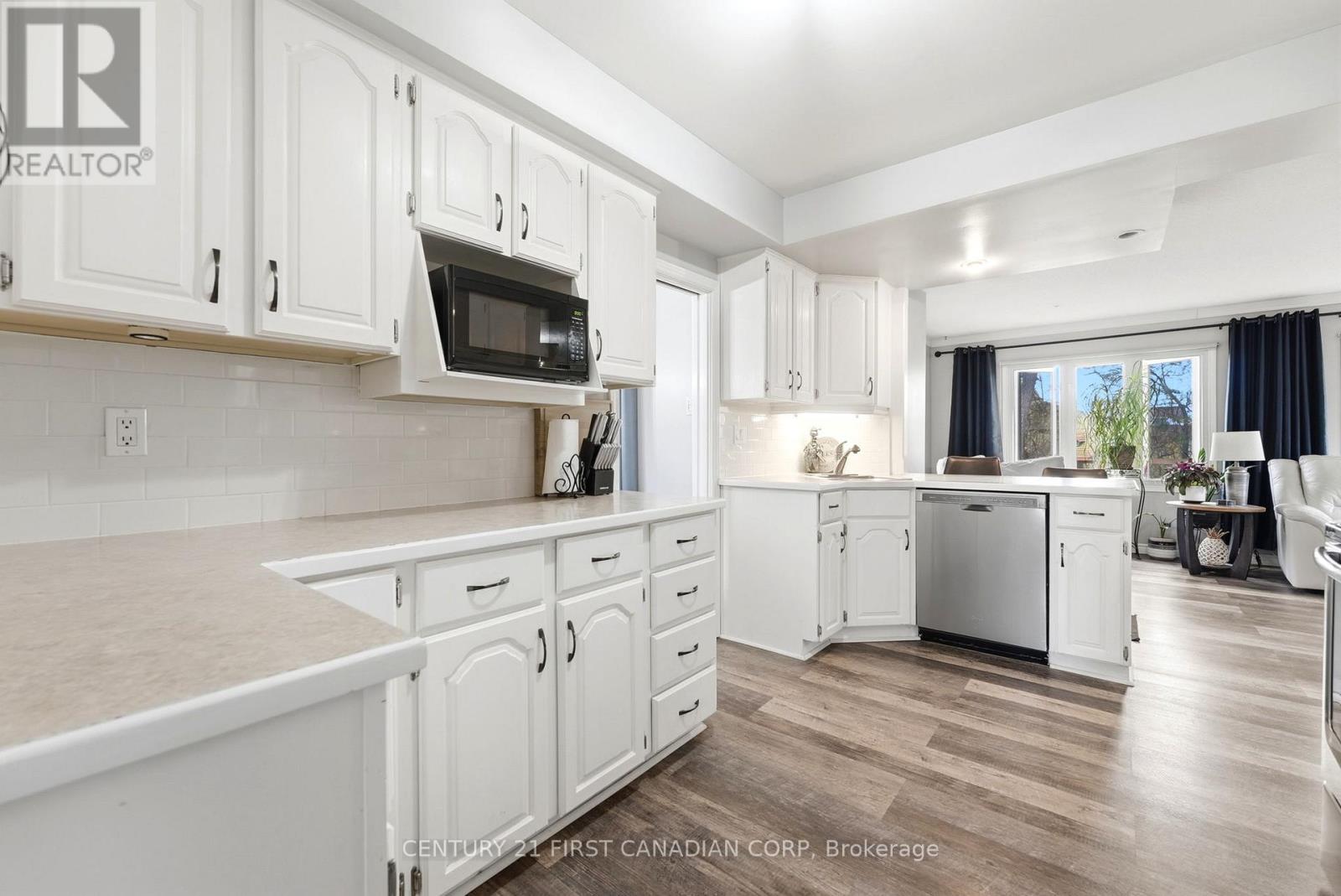 25 Glanworth Avenue, St. Thomas, Ontario  N5R 1E5 - Photo 9 - X12998610