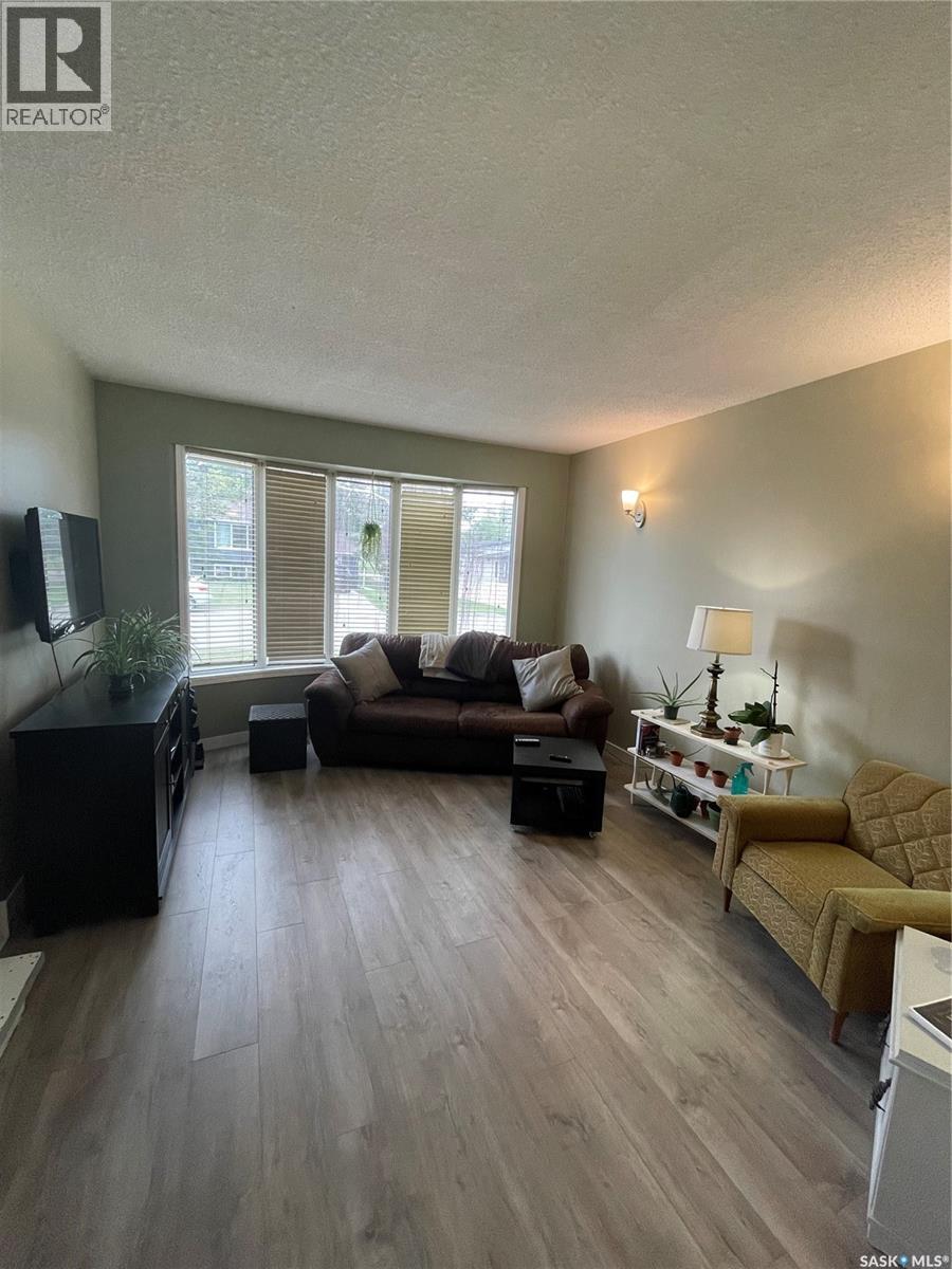 506 9th Street E, Wynyard, Saskatchewan  S0A 4T0 - Photo 6 - SK023953