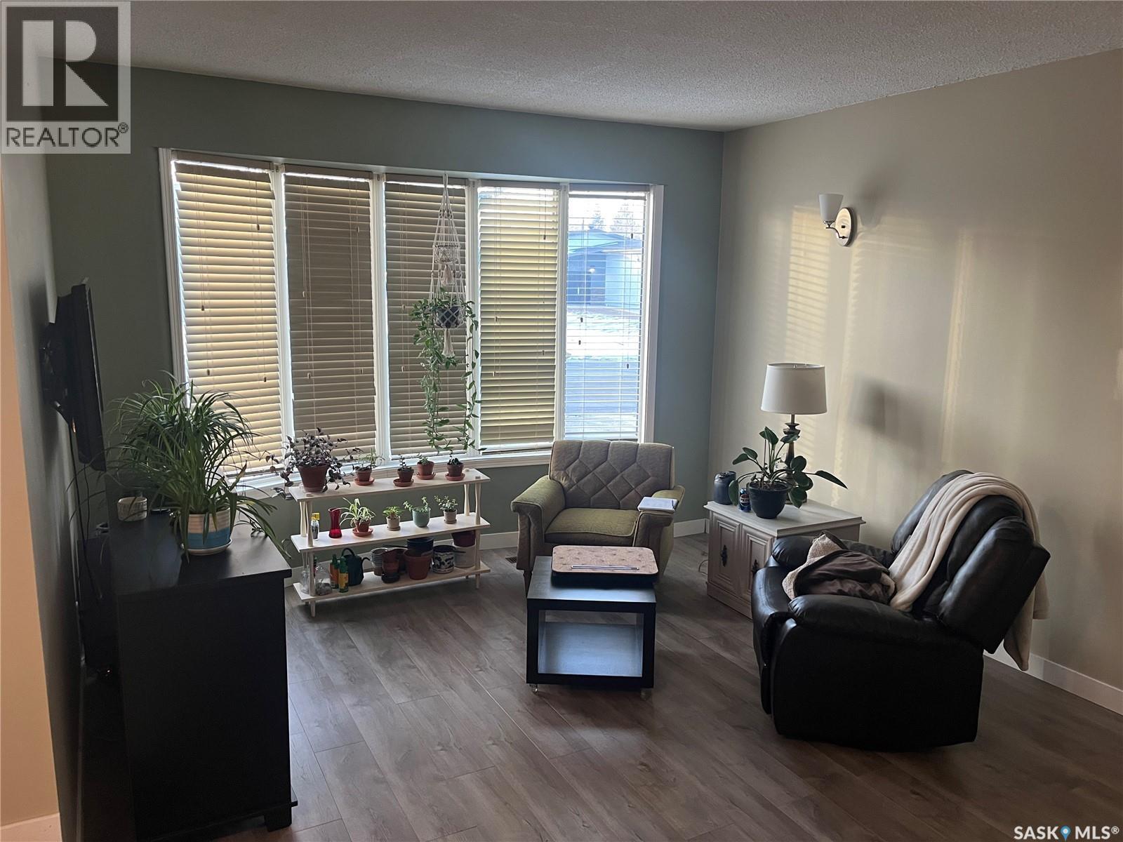 506 9th Street E, Wynyard, Saskatchewan  S0A 4T0 - Photo 4 - SK023953