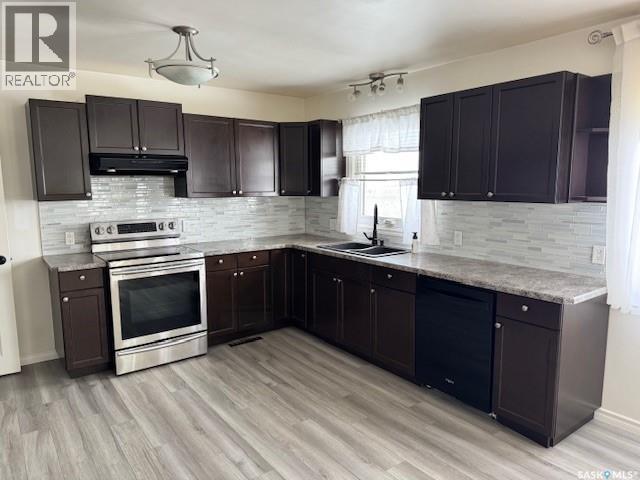 2 22nd Street, Battleford, Saskatchewan  S0M 0E0 - Photo 2 - SK026031