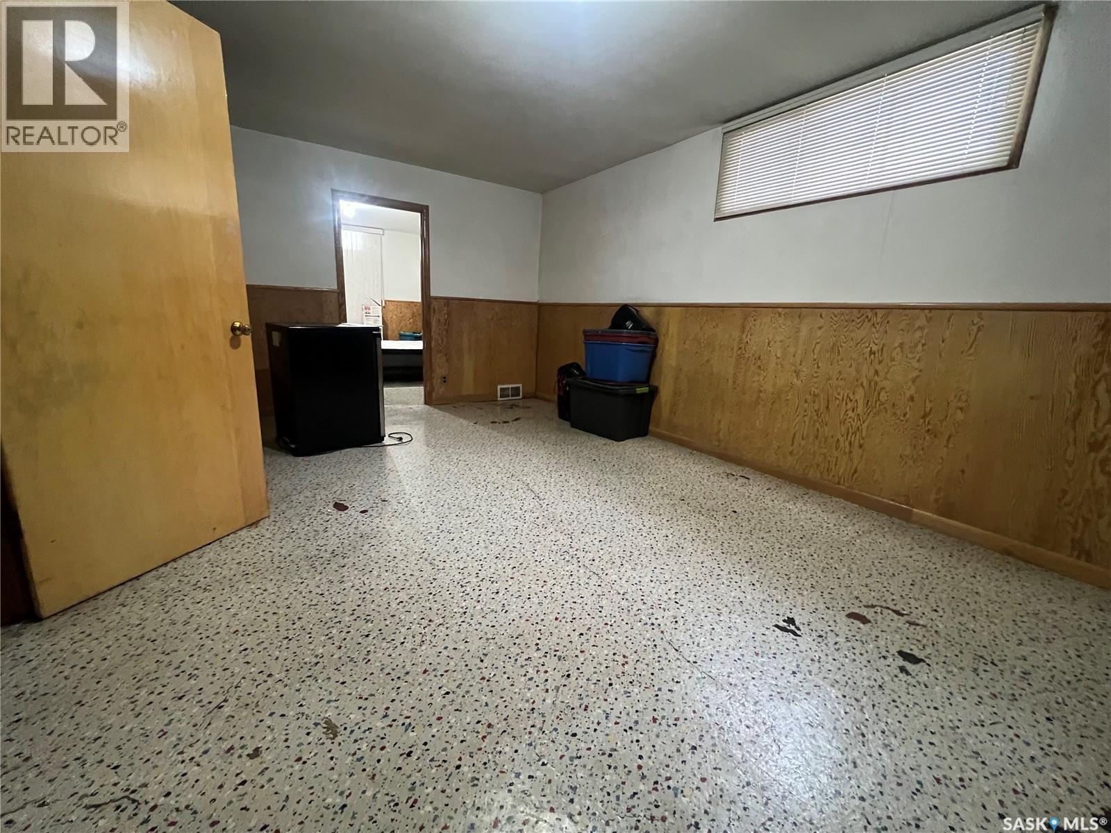 596 1st Avenue Ne, Swift Current, Saskatchewan  S9H 2B7 - Photo 20 - SK027680