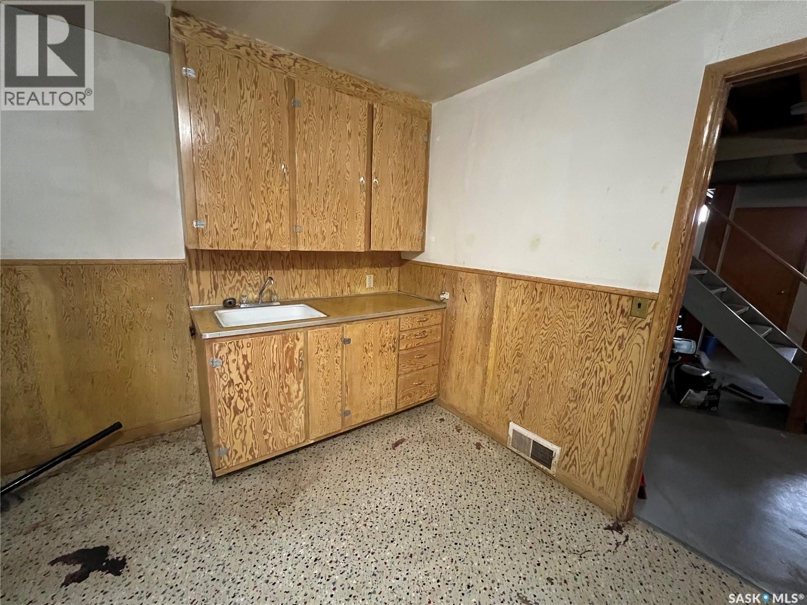 596 1st Avenue Ne, Swift Current, Saskatchewan  S9H 2B7 - Photo 21 - SK027680