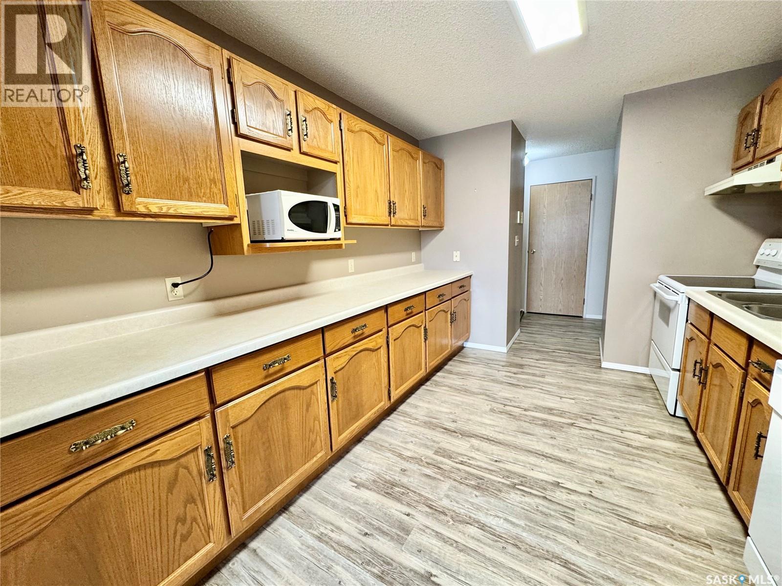 205 66 19th Street W, Prince Albert, Saskatchewan  S6V 7T6 - Photo 4 - SK031294