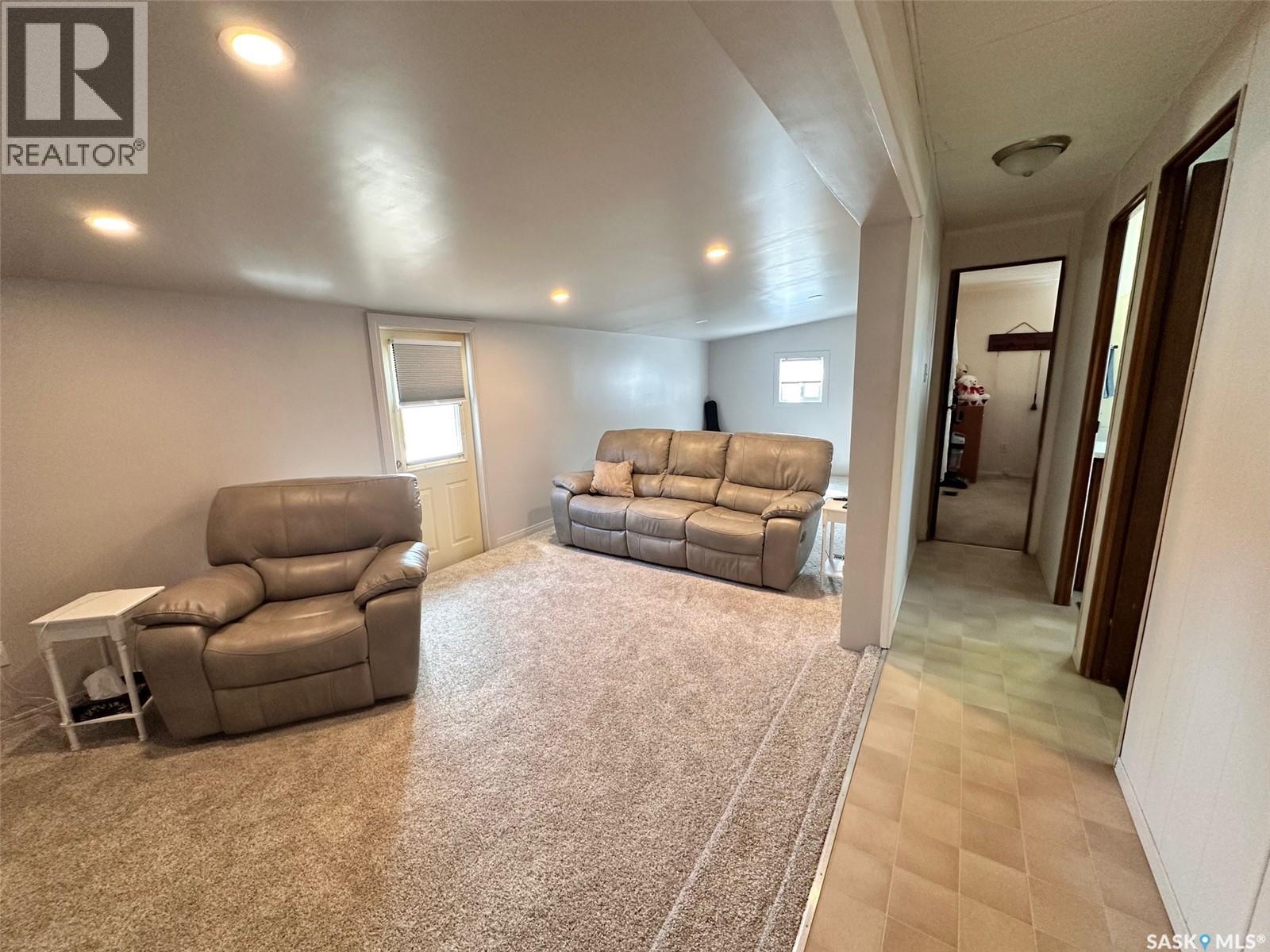 64 1st Avenue E, Leoville, Saskatchewan  S0J 1N0 - Photo 6 - SK031767