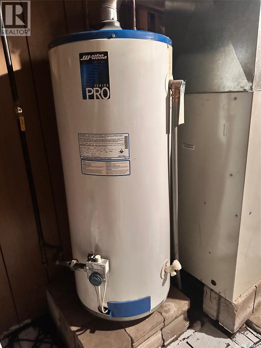 64 1st Avenue E, Leoville, Saskatchewan  S0J 1N0 - Photo 10 - SK031767