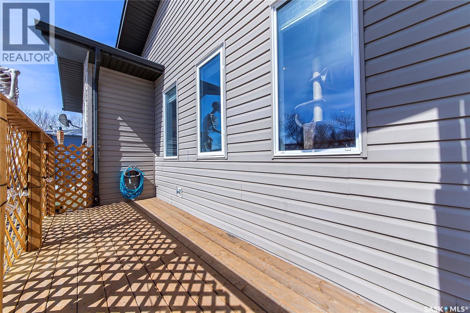 106 Colborne Avenue, Viscount, Saskatchewan  S0K 4M0 - Photo 41 - SK032731