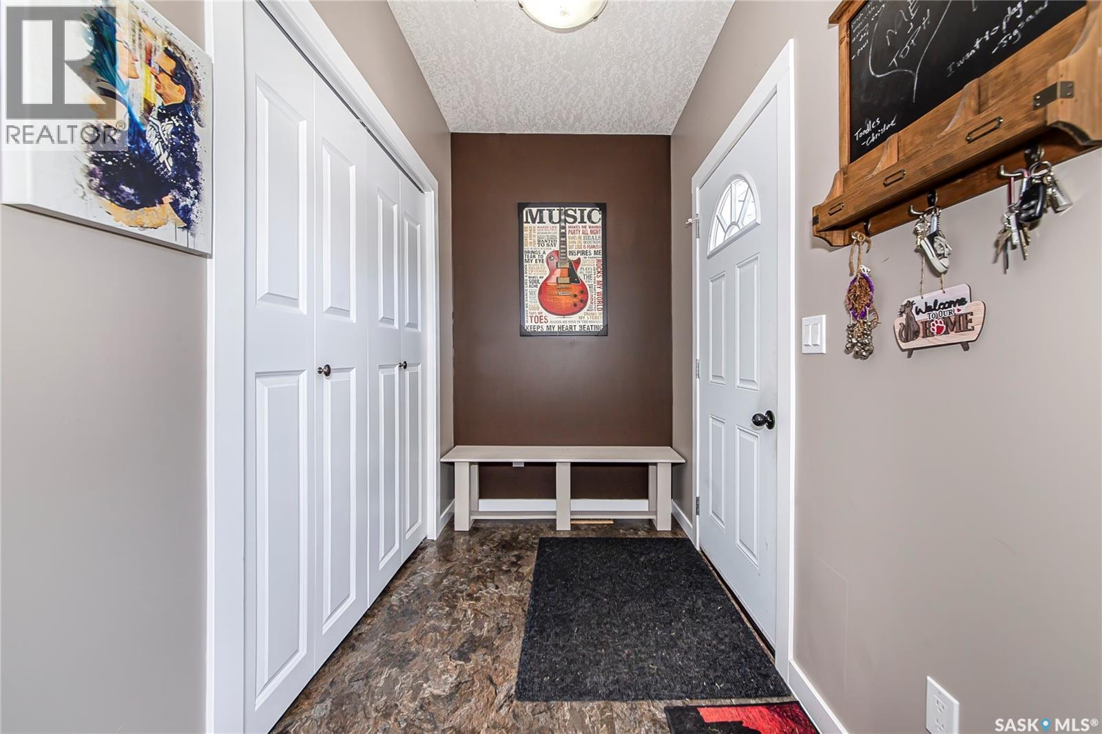 106 Colborne Avenue, Viscount, Saskatchewan  S0K 4M0 - Photo 9 - SK032731