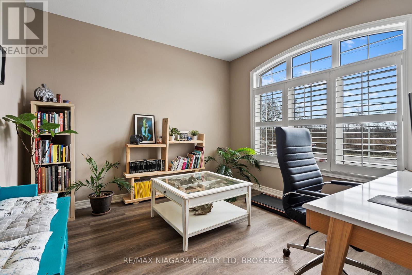 4279 Willick Road, Niagara Falls (Lyons Creek), Ontario L2G 0Y3 - Photo 4 - X12998662