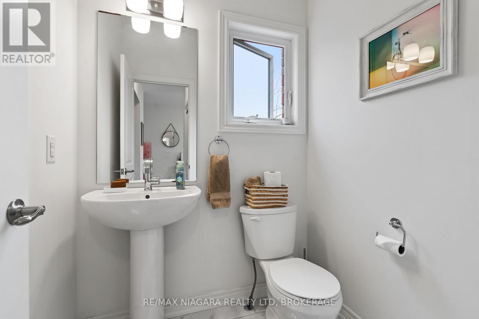 4279 Willick Road, Niagara Falls (Lyons Creek), Ontario L2G 0Y3 - Photo 5 - X12998662