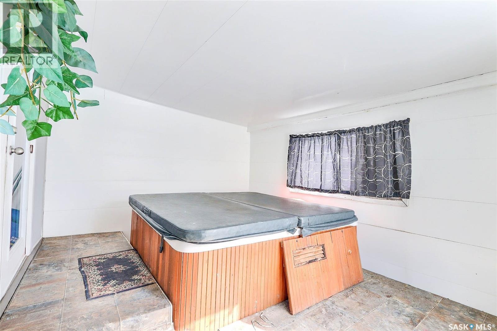 2858 Dunn Drive, Prince Albert, Saskatchewan  S6V 6K7 - Photo 9 - SK032799