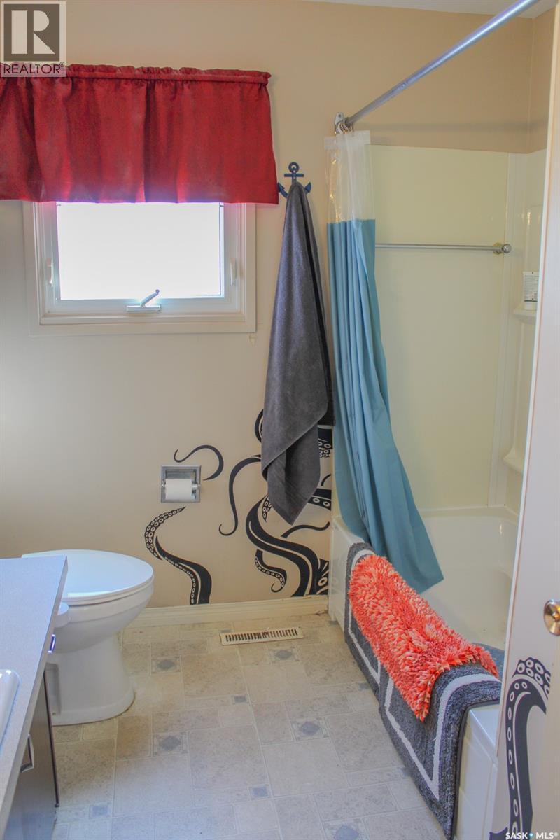 305 Churchill Drive, Melfort, Saskatchewan  S0E 1A0 - Photo 11 - SK032812