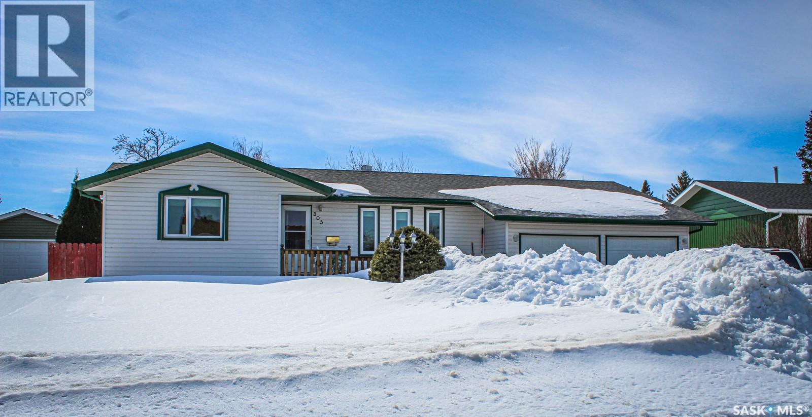 305 Churchill Drive, Melfort, Saskatchewan  S0E 1A0 - Photo 3 - SK032812