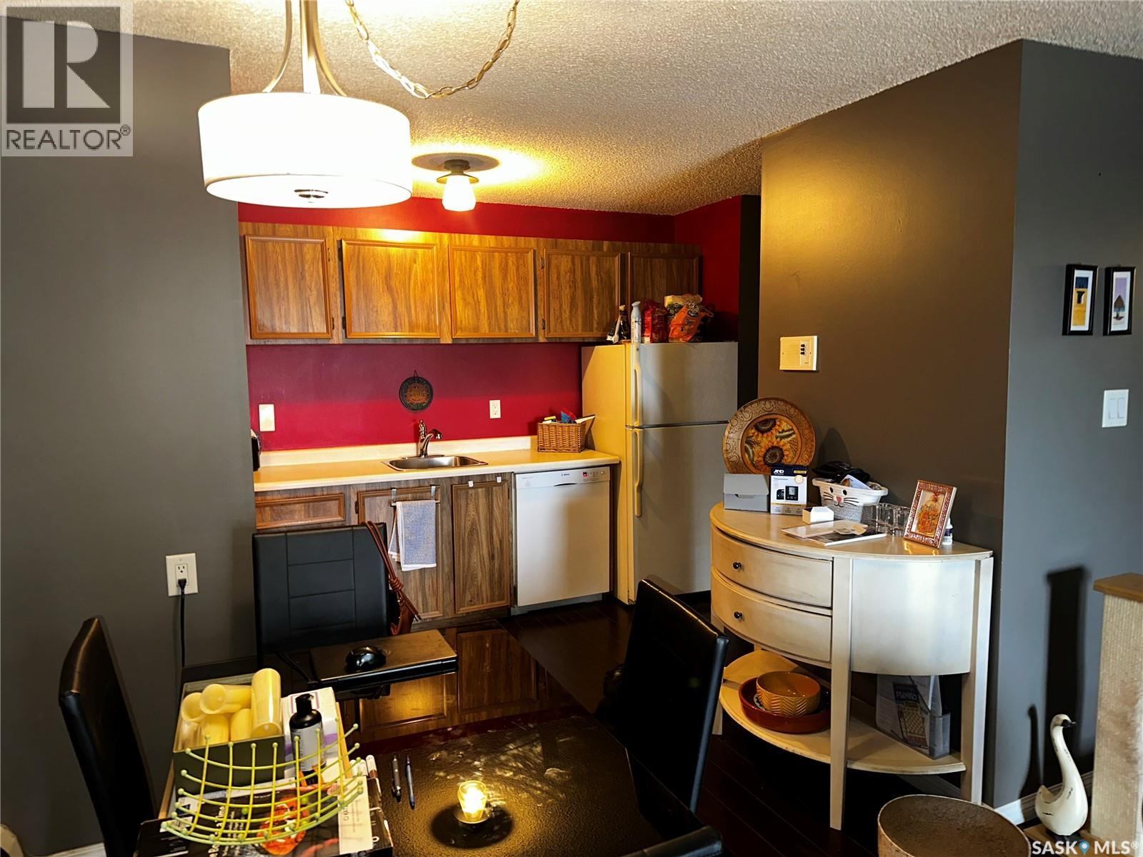 302 1808 Eaglesham Avenue, Weyburn, Saskatchewan  S4H 3A8 - Photo 4 - SK032872