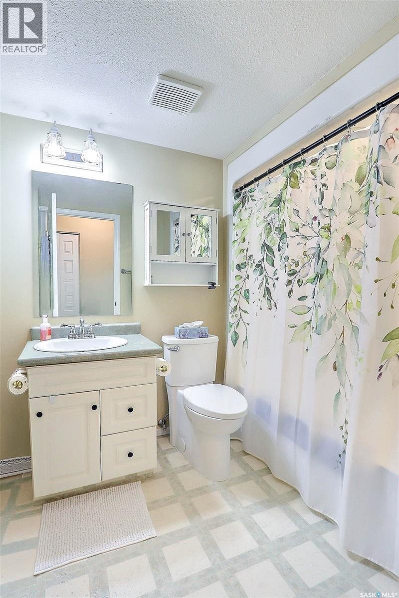 201 1 26th Street E, Prince Albert, Saskatchewan  S6V 1T7 - Photo 9 - SK032901