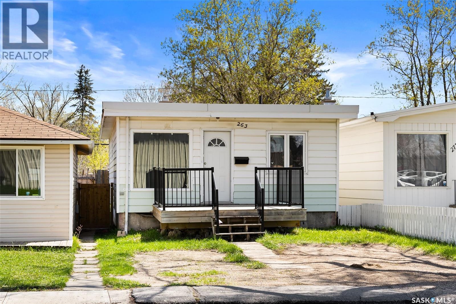 263 Mcintyre Street, Regina, Saskatchewan  S4R 2L7 - Photo 1 - SK032902