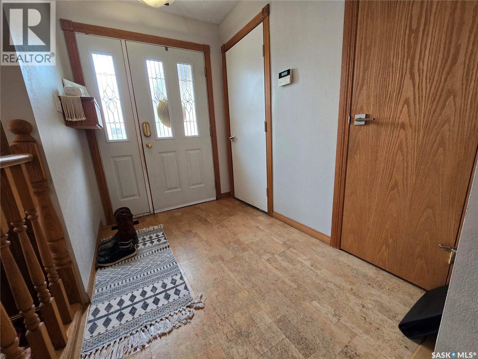 119 Montgomery Crescent, Weyburn, Saskatchewan  S4H 2X6 - Photo 9 - SK032909