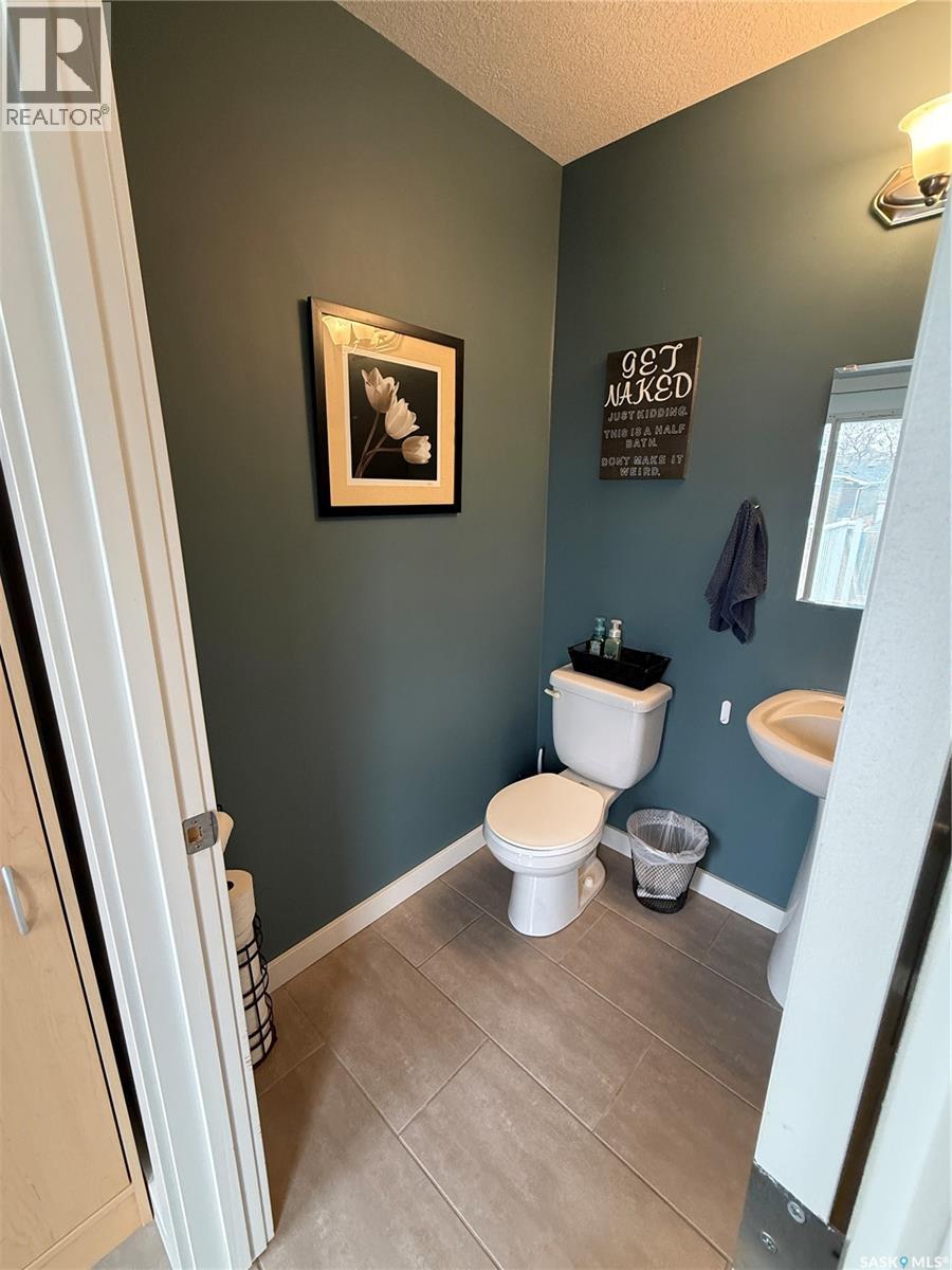 529 Alexandra Street, Weyburn, Saskatchewan  S4H 1R7 - Photo 11 - SK032913