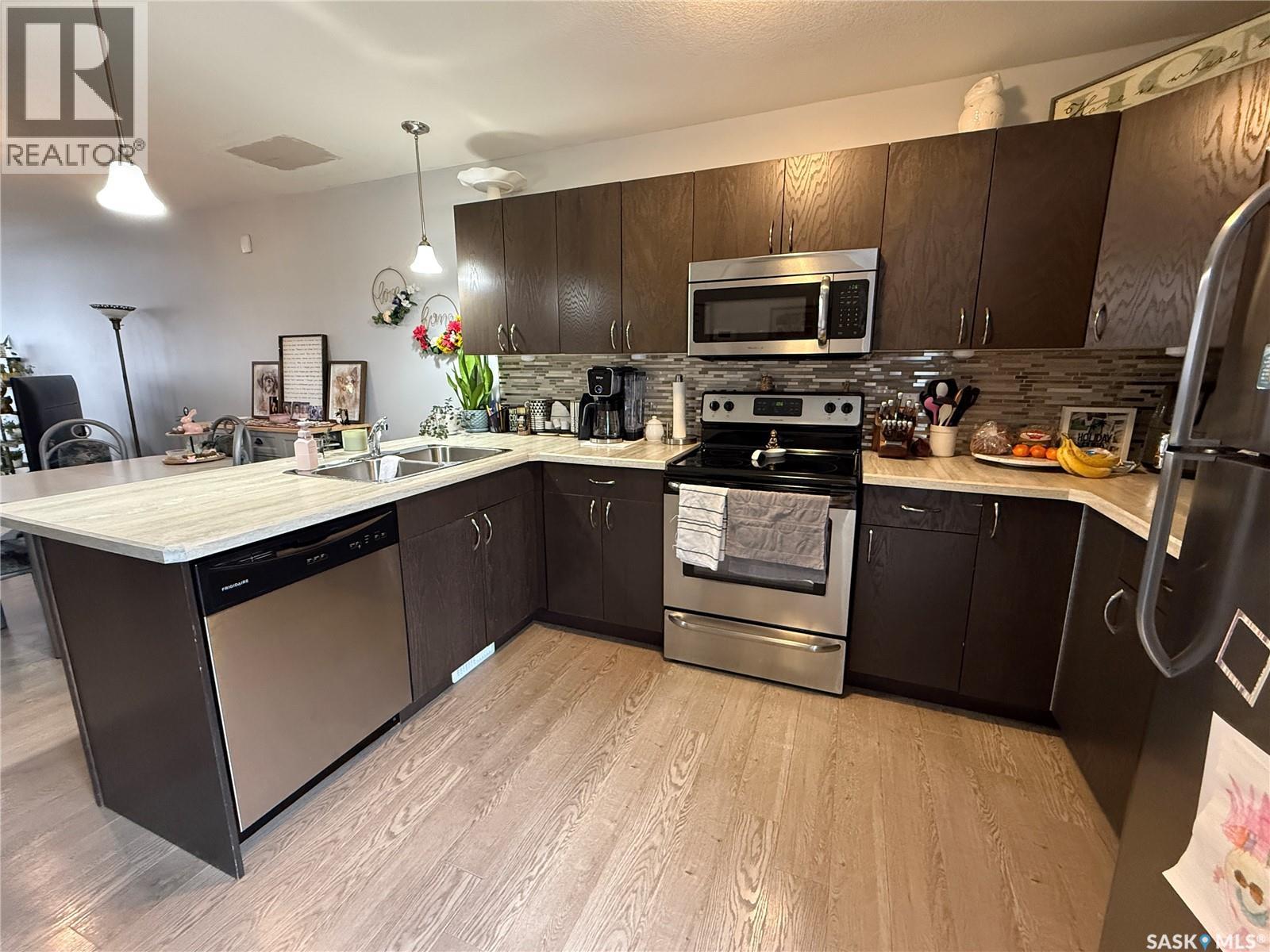 529 Alexandra Street, Weyburn, Saskatchewan  S4H 1R7 - Photo 8 - SK032913