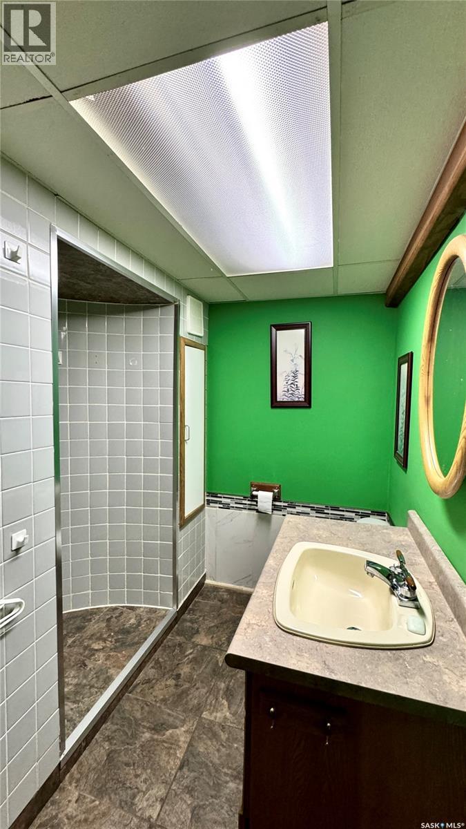 106 2nd Street E, Dinsmore, Saskatchewan  S0L 0T0 - Photo 43 - SK032917