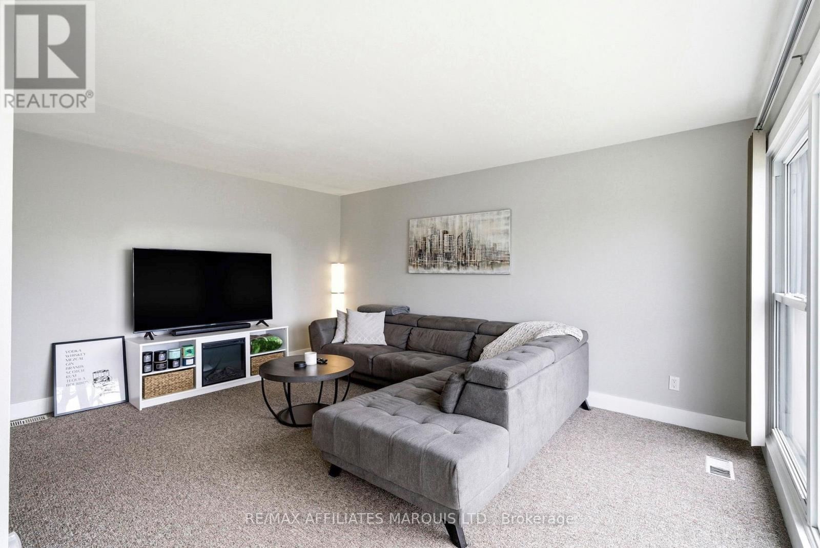 1205 Osborne Avenue, Cornwall, Ontario  K6J 1L2 - Photo 2 - X12998650