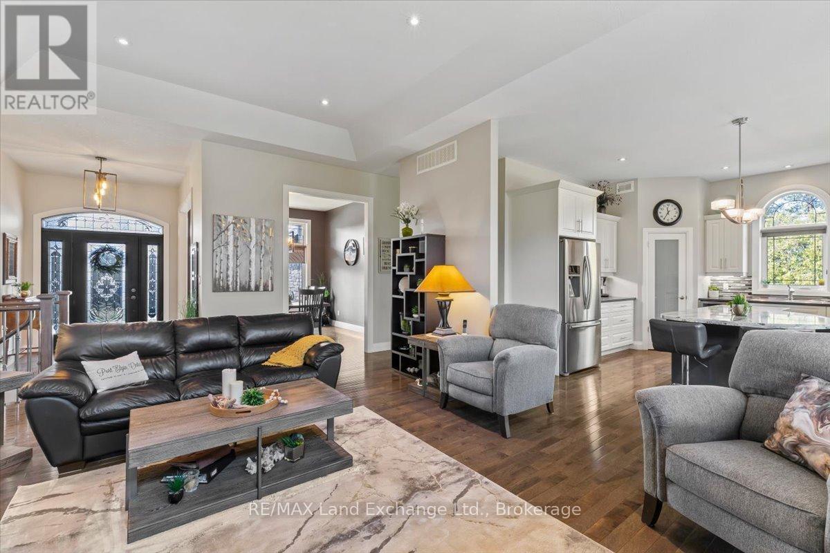 69 Fenton Drive, Saugeen Shores, Ontario  N0H 2C5 - Photo 14 - X12998570