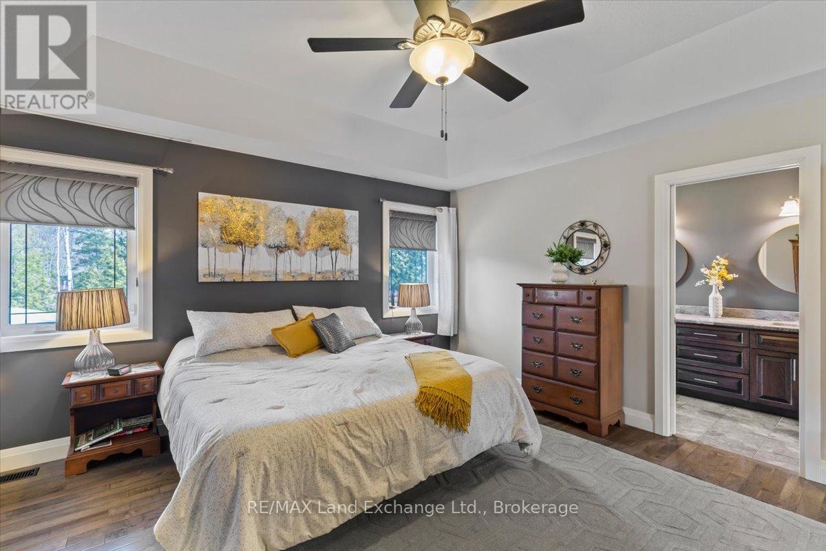 69 Fenton Drive, Saugeen Shores, Ontario  N0H 2C5 - Photo 16 - X12998570