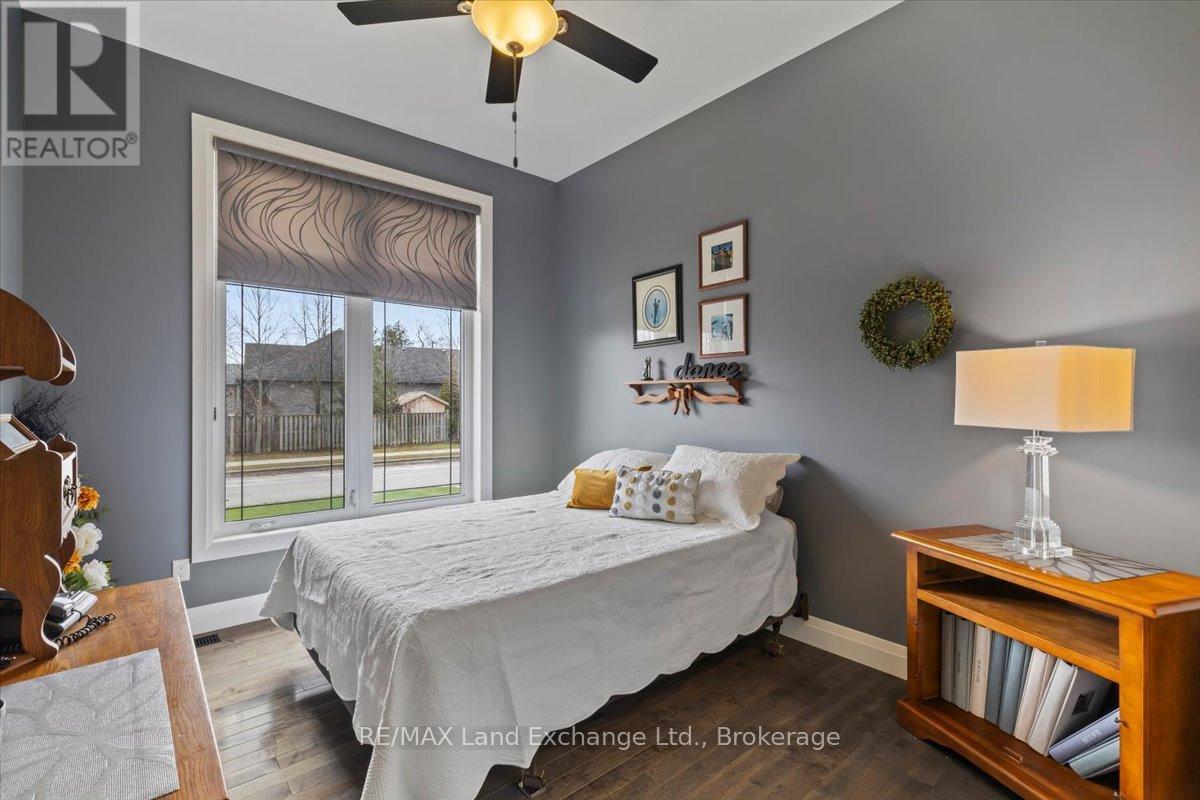 69 Fenton Drive, Saugeen Shores, Ontario  N0H 2C5 - Photo 19 - X12998570