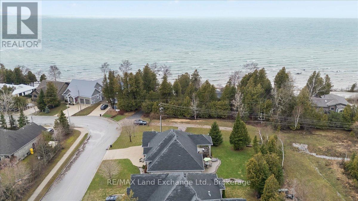 69 Fenton Drive, Saugeen Shores, Ontario  N0H 2C5 - Photo 2 - X12998570