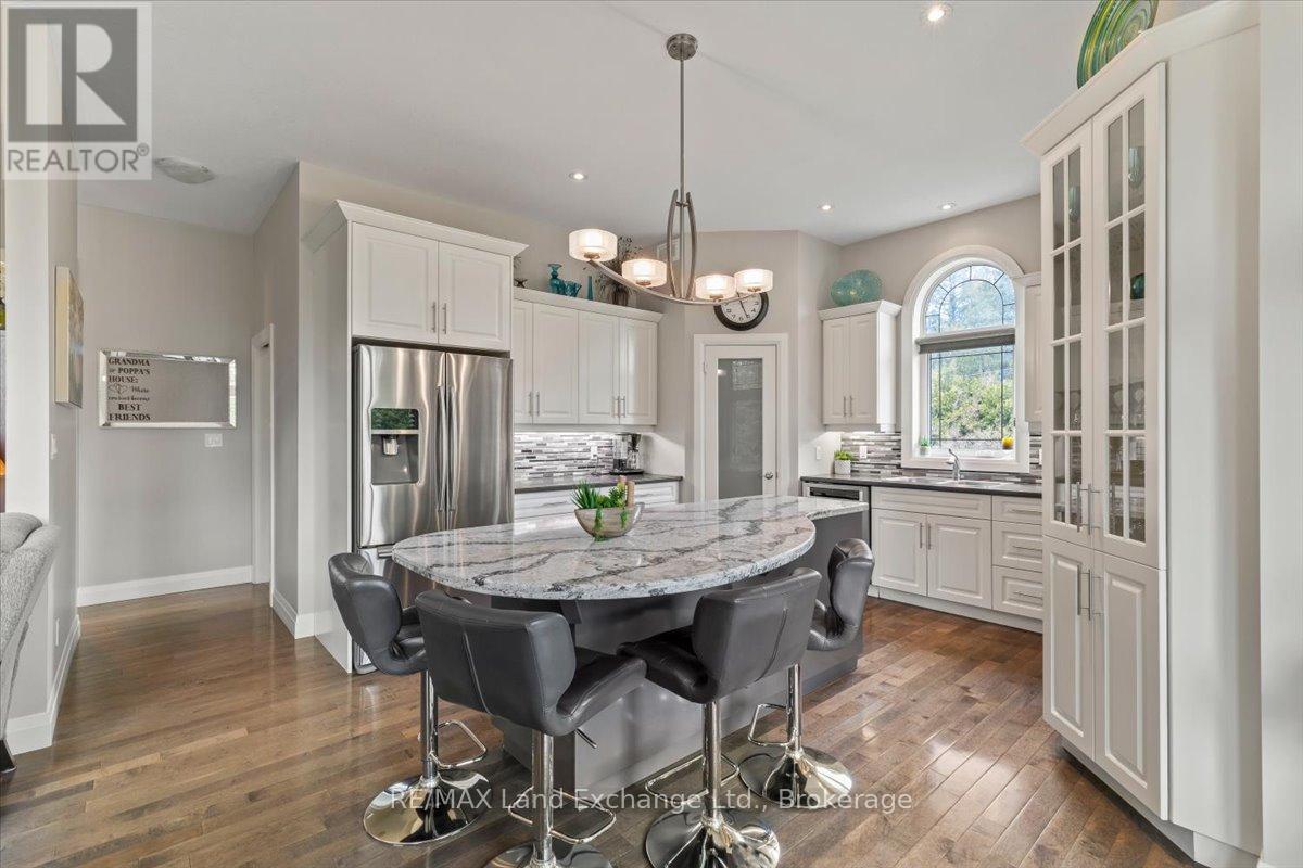 69 Fenton Drive, Saugeen Shores, Ontario  N0H 2C5 - Photo 7 - X12998570