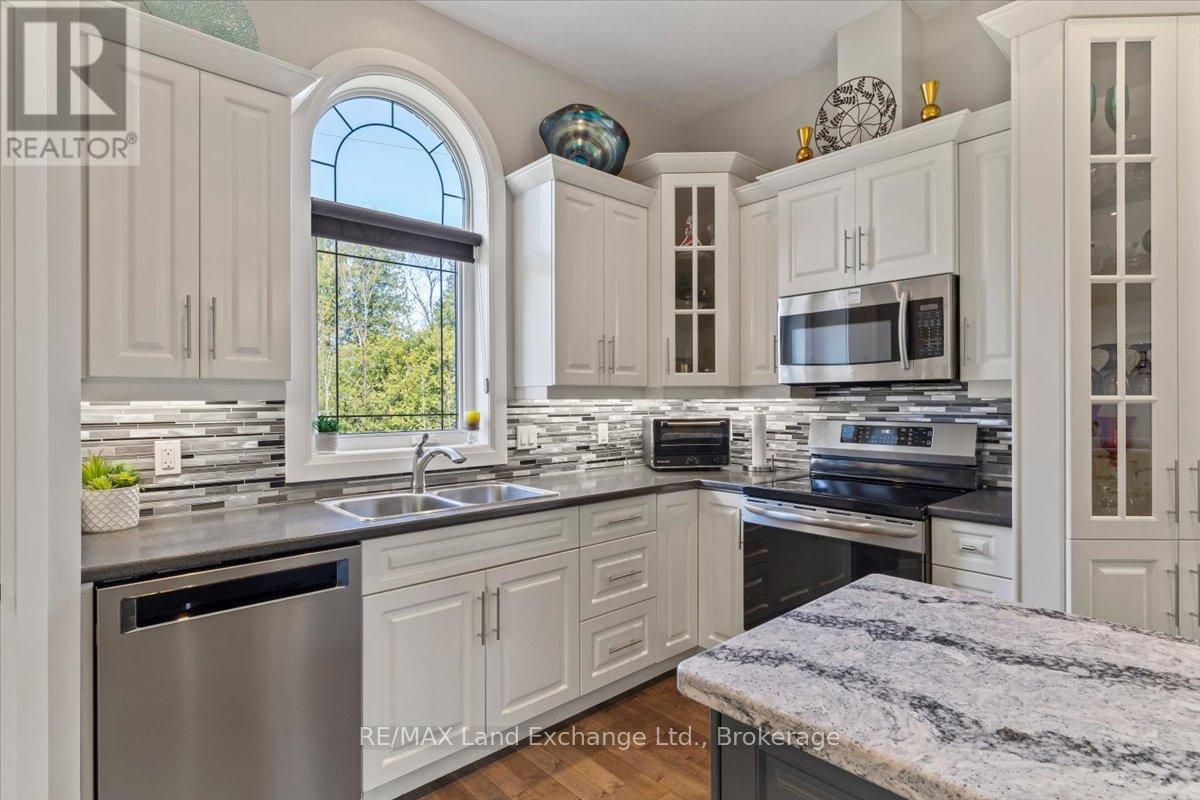 69 Fenton Drive, Saugeen Shores, Ontario  N0H 2C5 - Photo 9 - X12998570