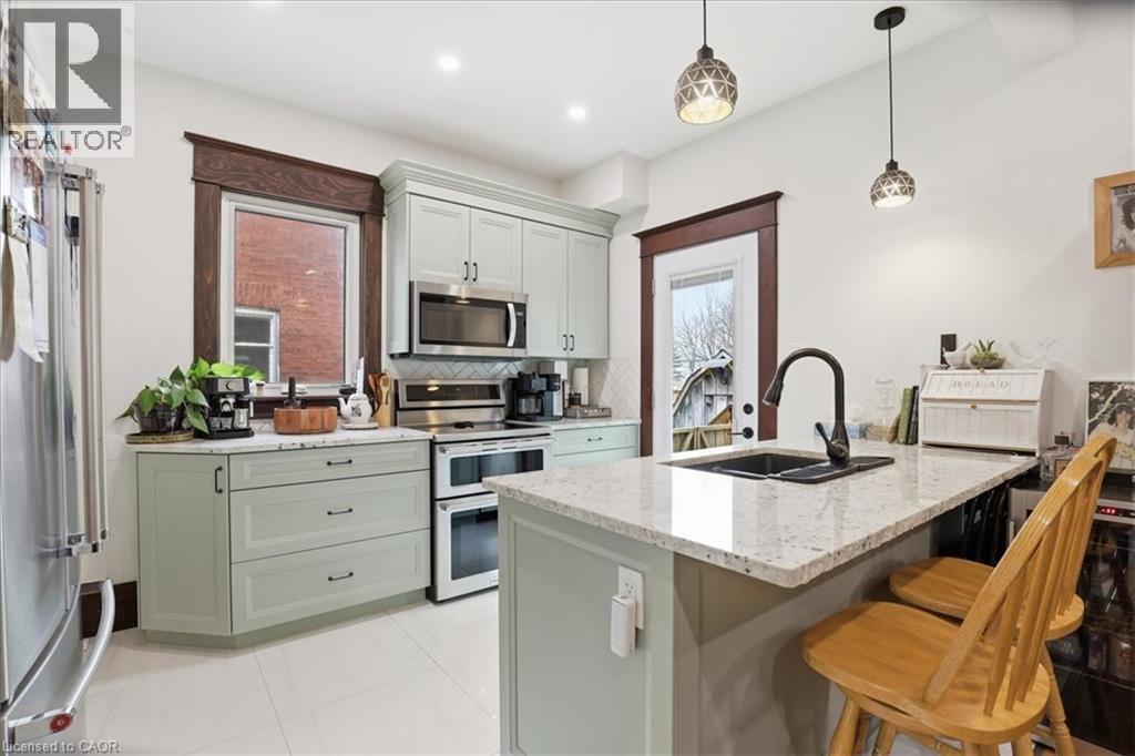 608 Ontario Street, Stratford, Ontario  N5A 3J5 - Photo 6 - 40811819