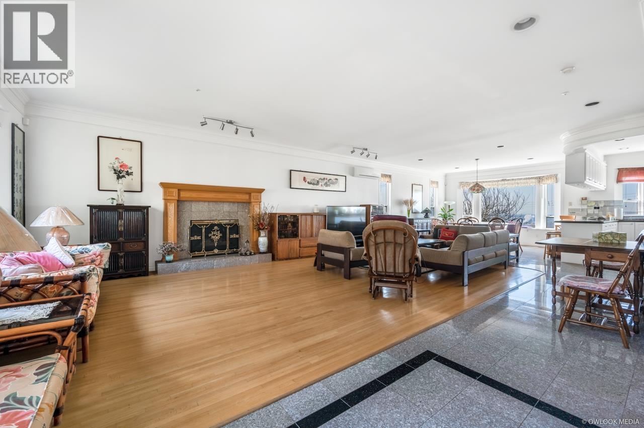 2154 Burquitlam Drive, Vancouver, British Columbia  V5P 2P1 - Photo 2 - R3111277