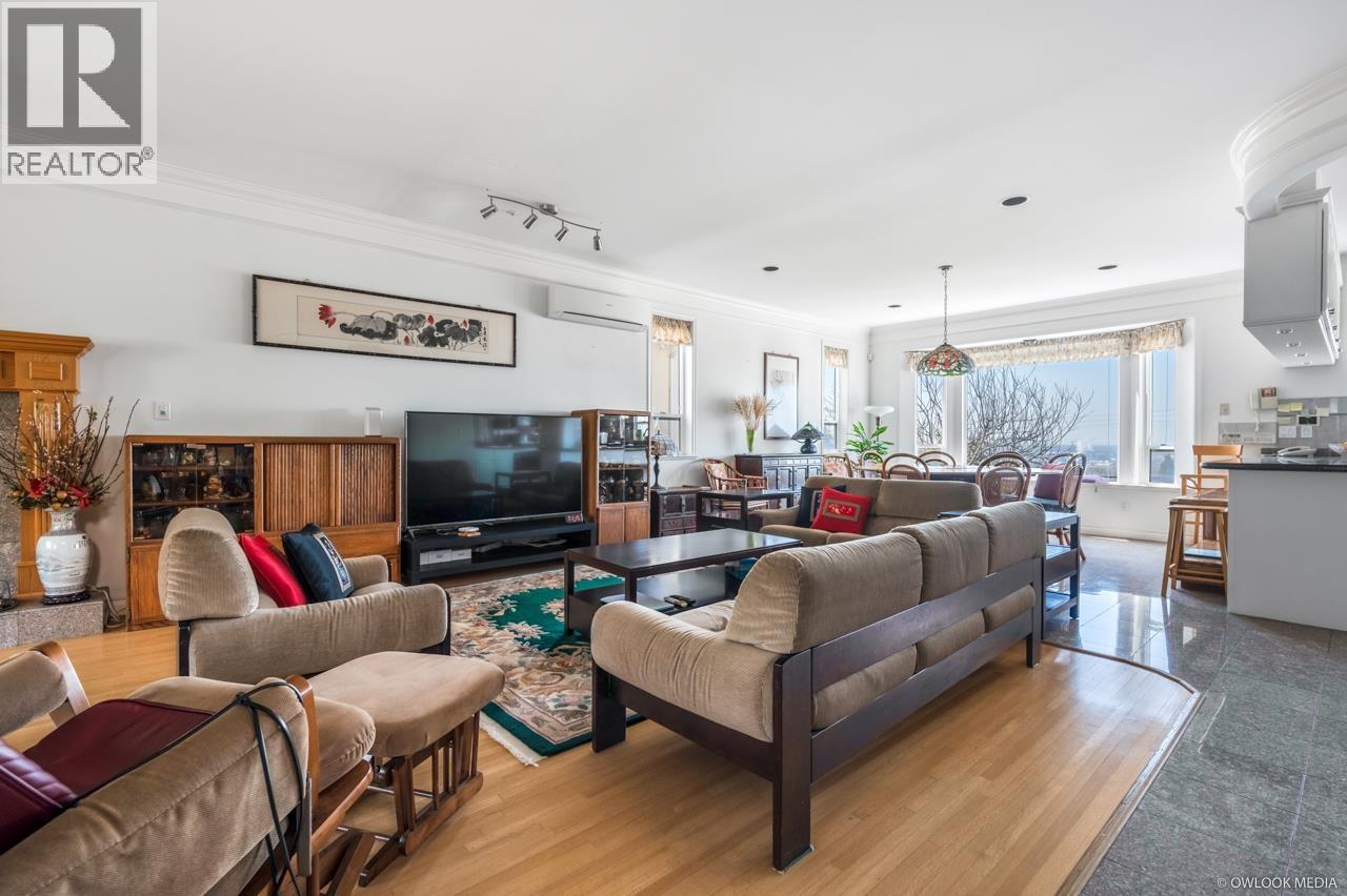 2154 Burquitlam Drive, Vancouver, British Columbia  V5P 2P1 - Photo 3 - R3111277