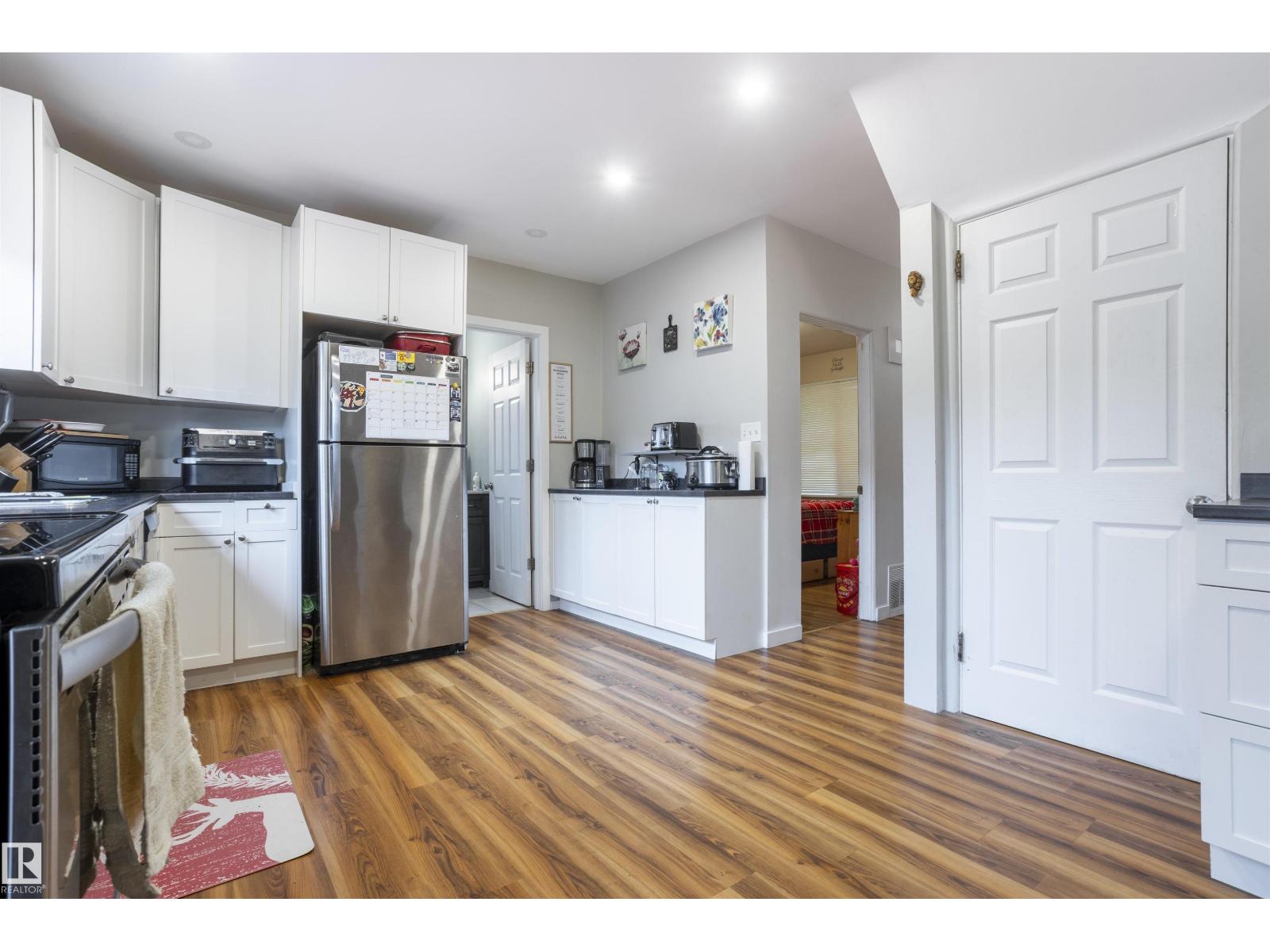 10880 73 St Nw, Edmonton, Alberta  T5B 1Y7 - Photo 4 - E4482237