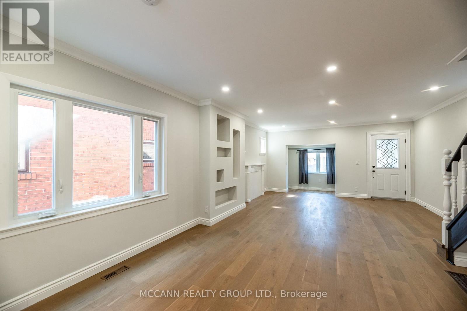 Main And 2nd - 301 Robina Avenue, Toronto, Ontario  M6C 3Z2 - Photo 10 - C12998558