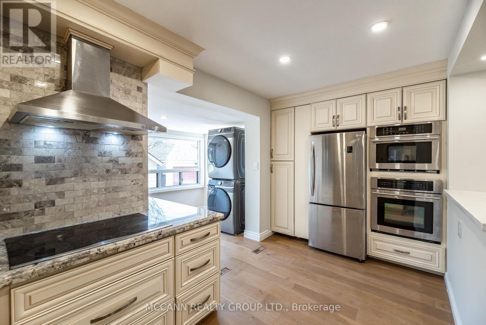 Main And 2nd - 301 Robina Avenue, Toronto, Ontario  M6C 3Z2 - Photo 16 - C12998558