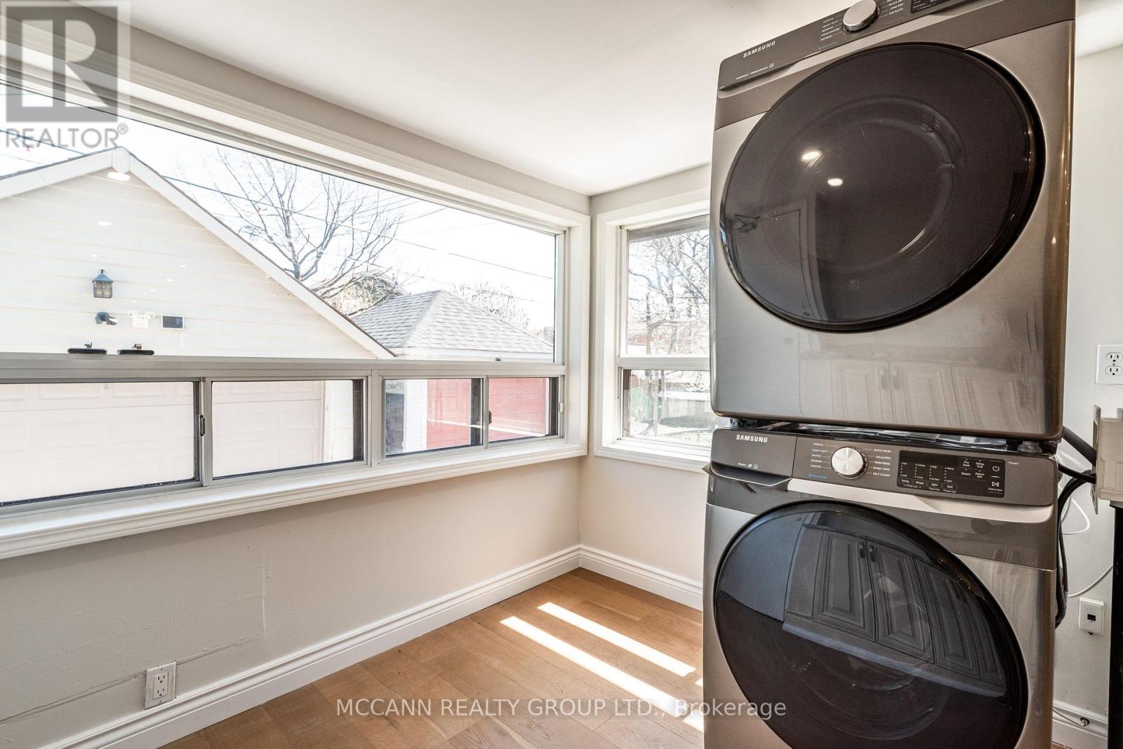 Main And 2nd - 301 Robina Avenue, Toronto, Ontario  M6C 3Z2 - Photo 18 - C12998558