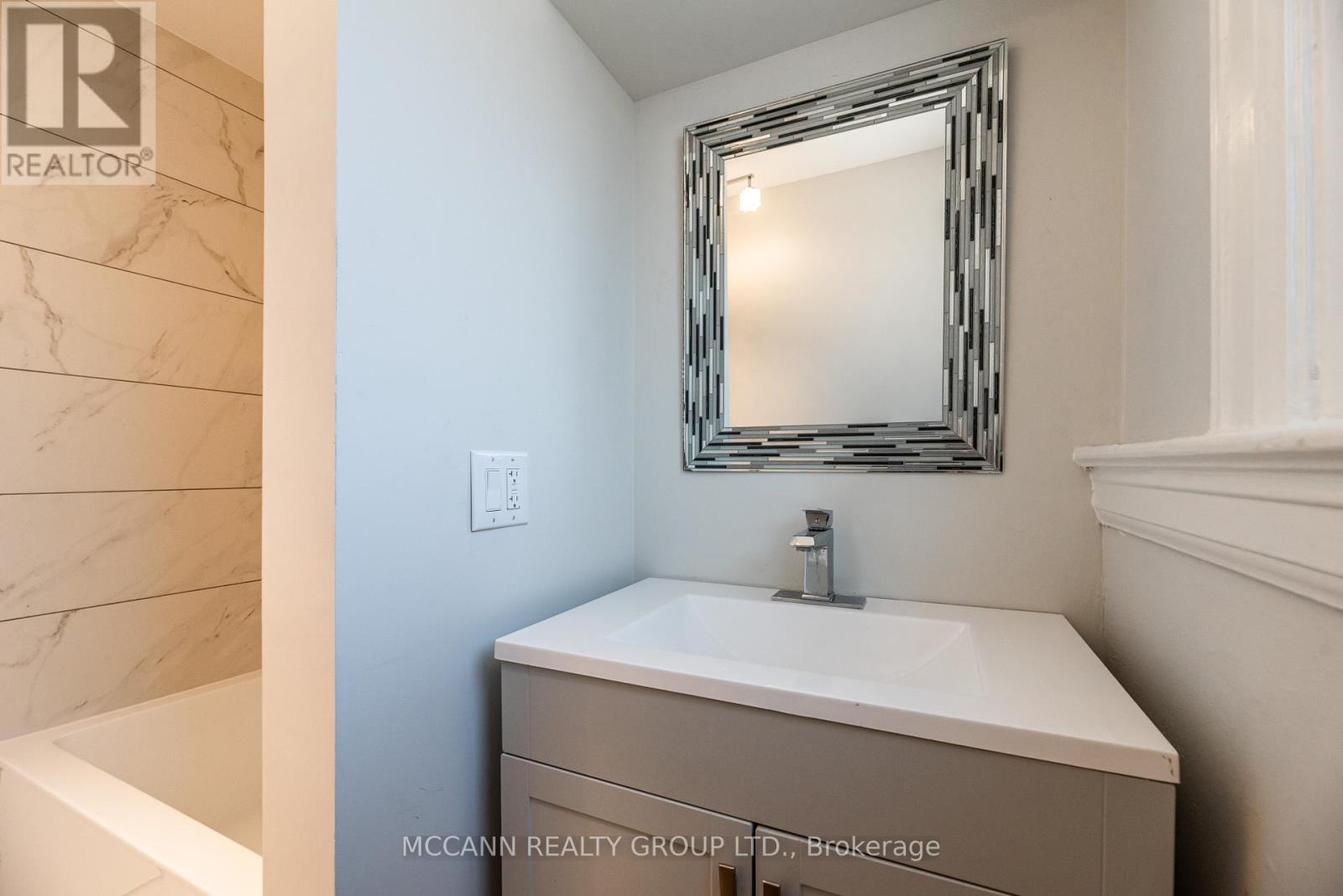 Main And 2nd - 301 Robina Avenue, Toronto, Ontario  M6C 3Z2 - Photo 25 - C12998558