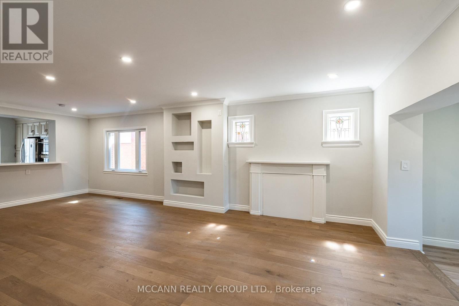 Main And 2nd - 301 Robina Avenue, Toronto, Ontario  M6C 3Z2 - Photo 6 - C12998558