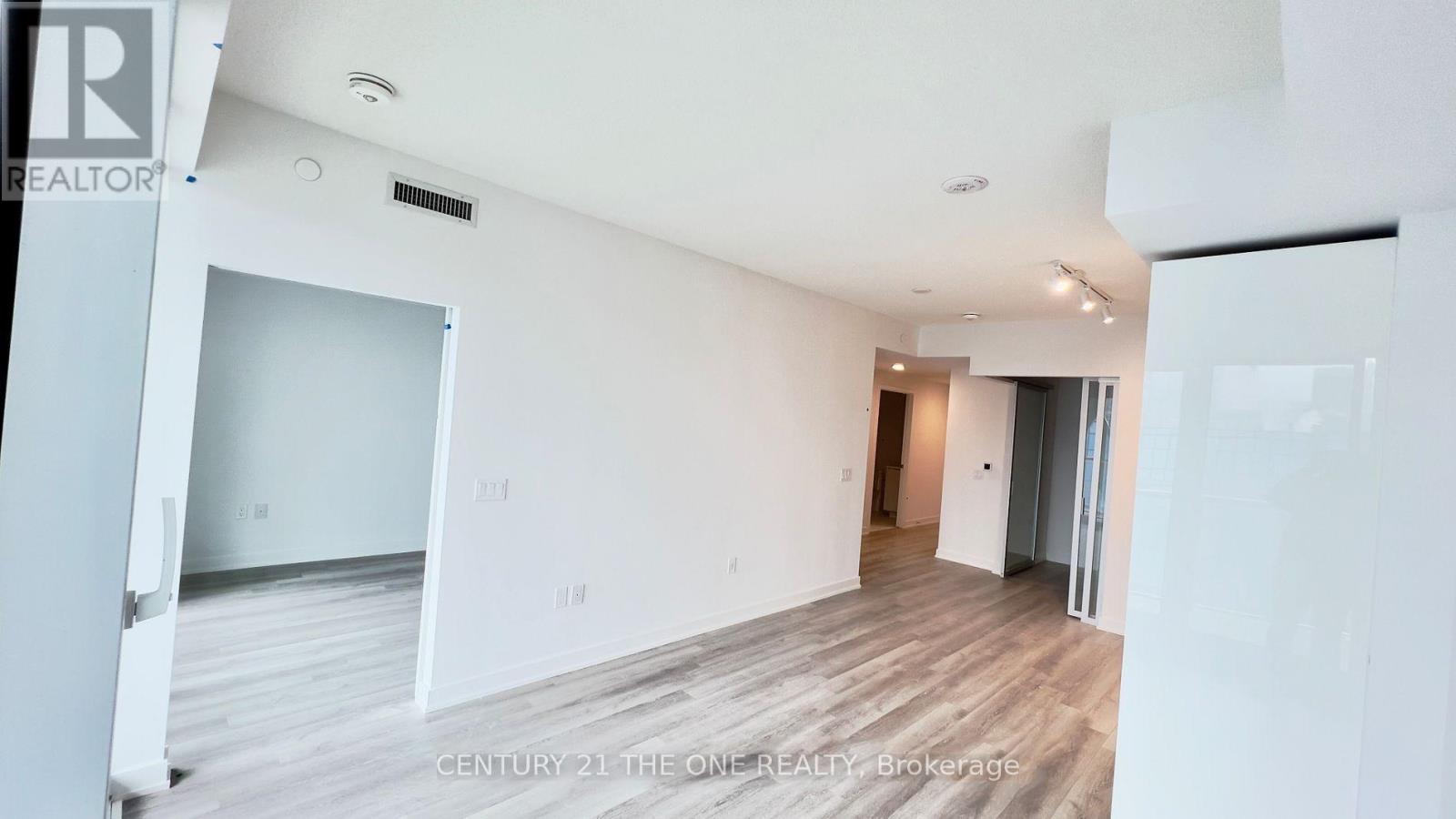 2417 - 230 Simcoe Street, Toronto, Ontario  M5T 1T4 - Photo 4 - C12998588