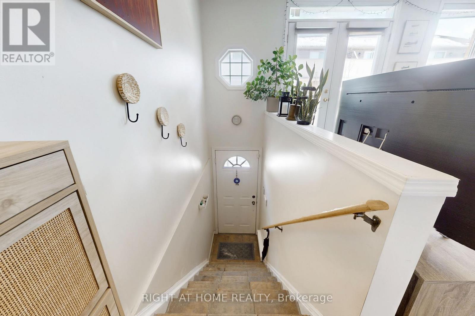 213 - 55 Halton Street, Toronto, Ontario  M6J 1R5 - Photo 10 - C12998596