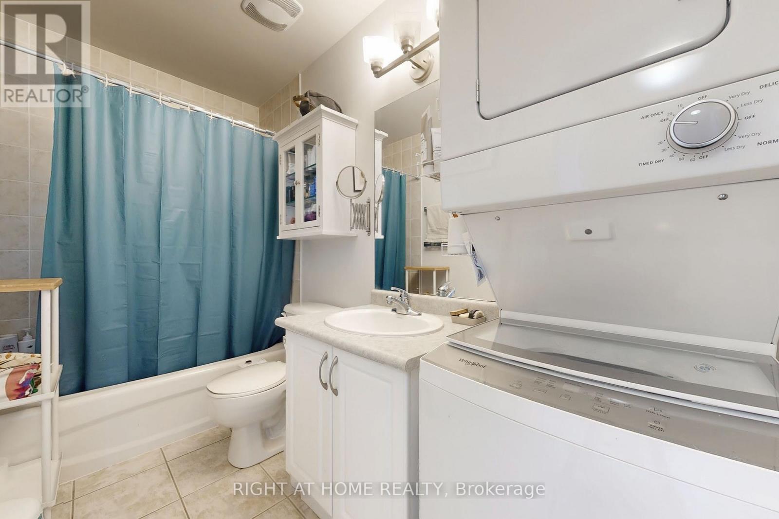 213 - 55 Halton Street, Toronto, Ontario  M6J 1R5 - Photo 13 - C12998596