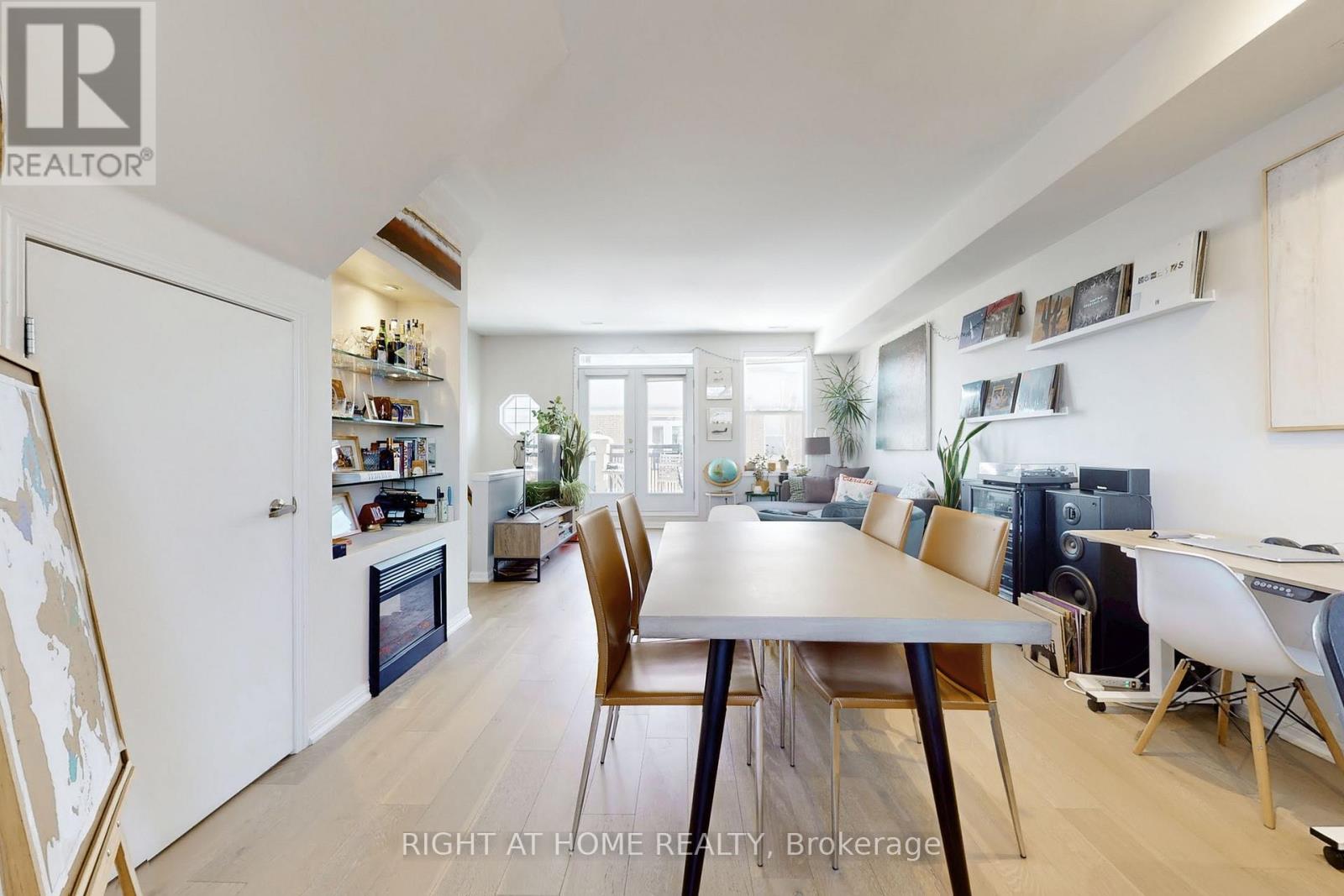 213 - 55 Halton Street, Toronto, Ontario  M6J 1R5 - Photo 5 - C12998596