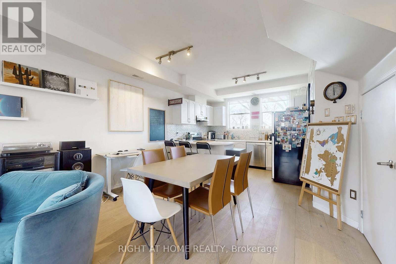 213 - 55 Halton Street, Toronto, Ontario  M6J 1R5 - Photo 6 - C12998596