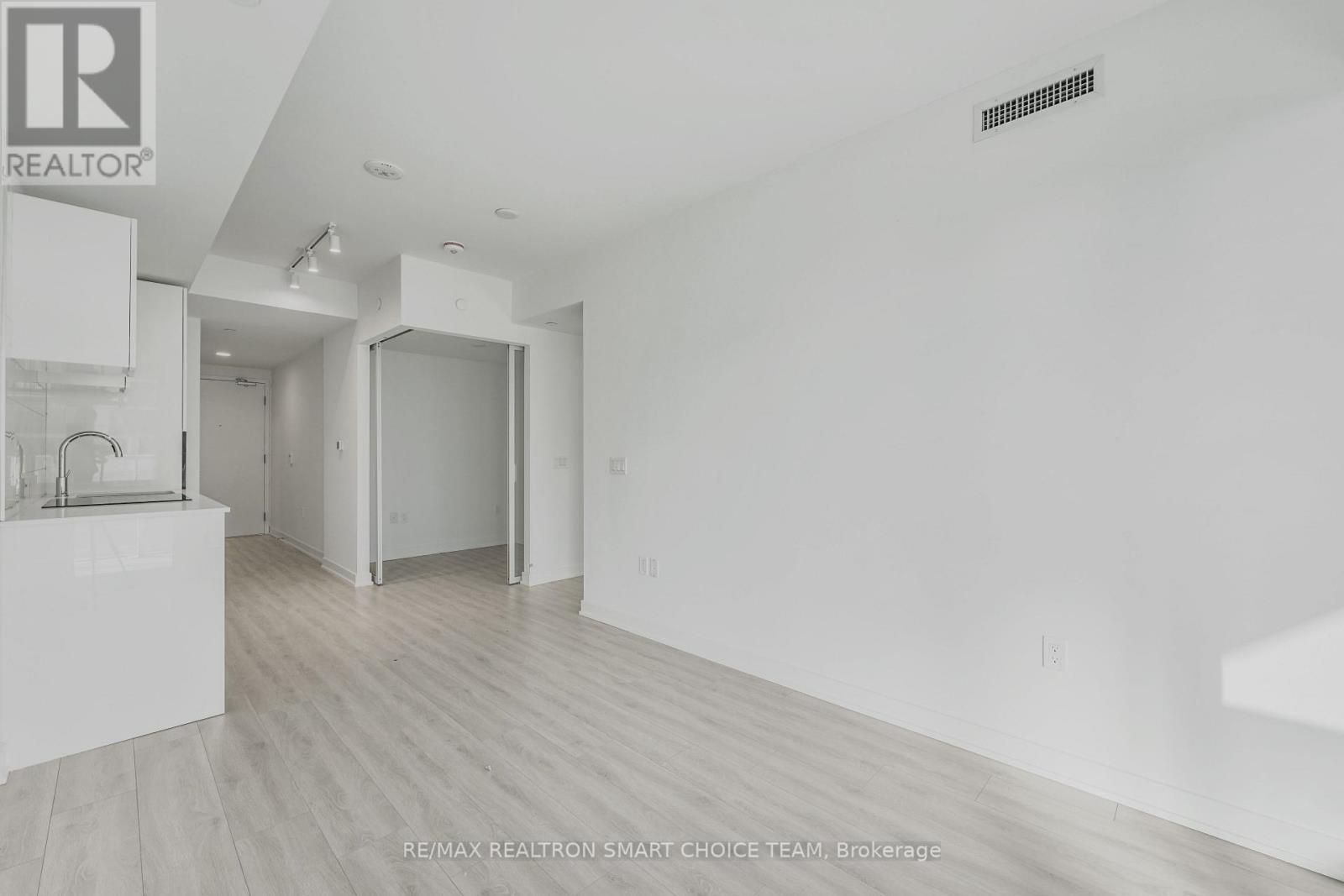 1816 - 230 Simcoe Street, Toronto, Ontario  M5T 0G7 - Photo 17 - C12998618
